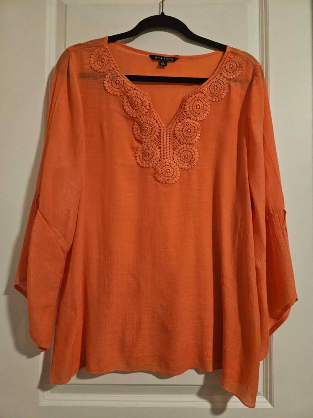 Zac & Rachel Coral Boho Blouse L Crochet Neckline Flowy 3/4 Split Bell Sleeve